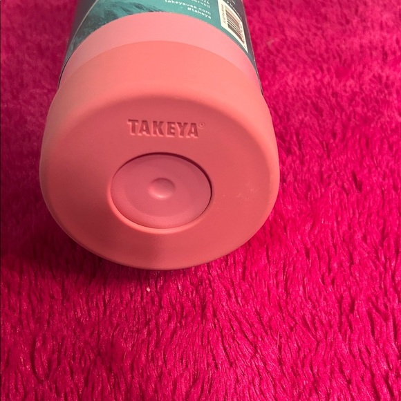 Takeya Pink Insulated Water Bottle 40 oz - Picture 5 of 5